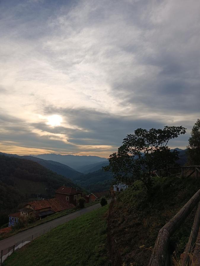 La Vallicuerra Mieres  Buitenkant foto