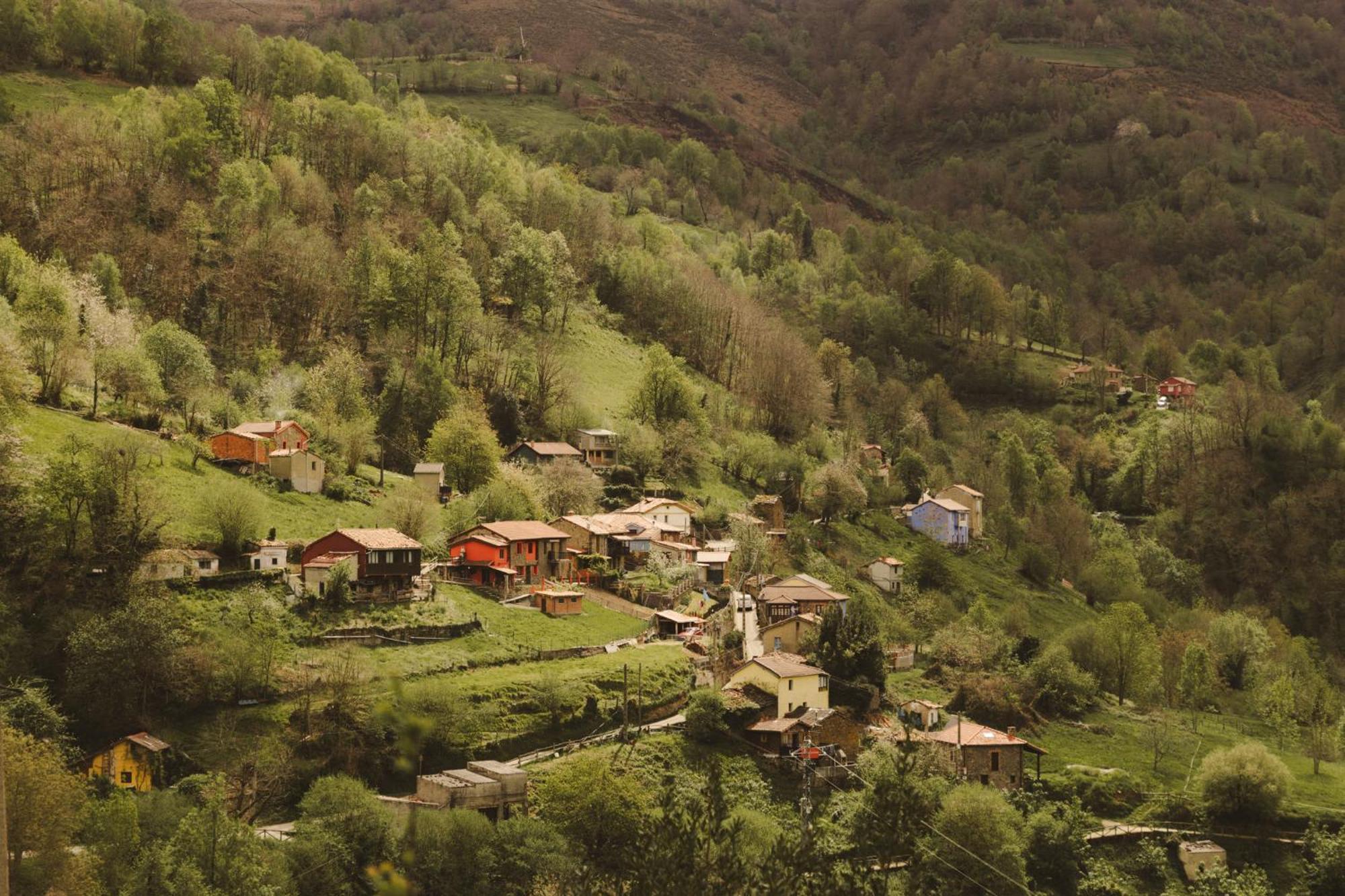La Vallicuerra Mieres  Buitenkant foto