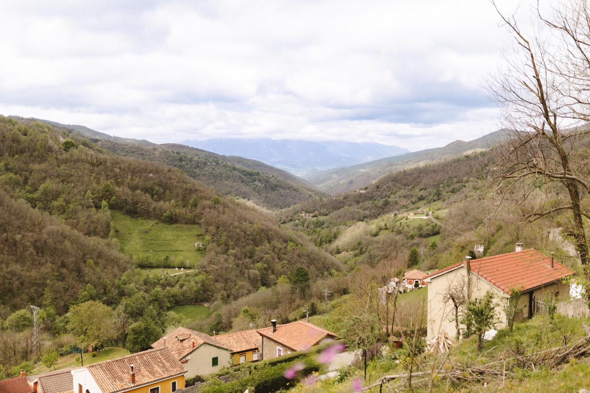La Vallicuerra Mieres  Buitenkant foto